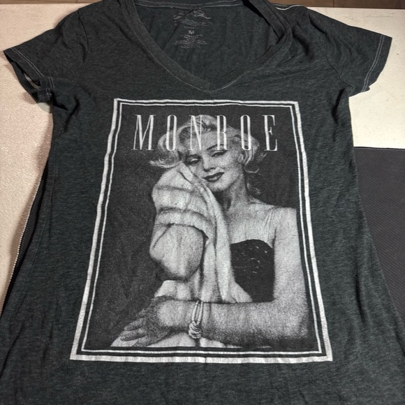 Marilyn Monroe Shirt Women  Size Medium 100% Cotton - Picture 1 of 7